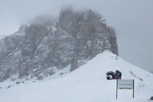 Dolomiten-Bustour mit Frühlingswanderung